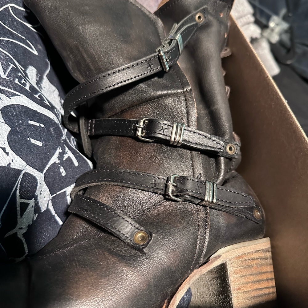 Freebird Cora black leather boots